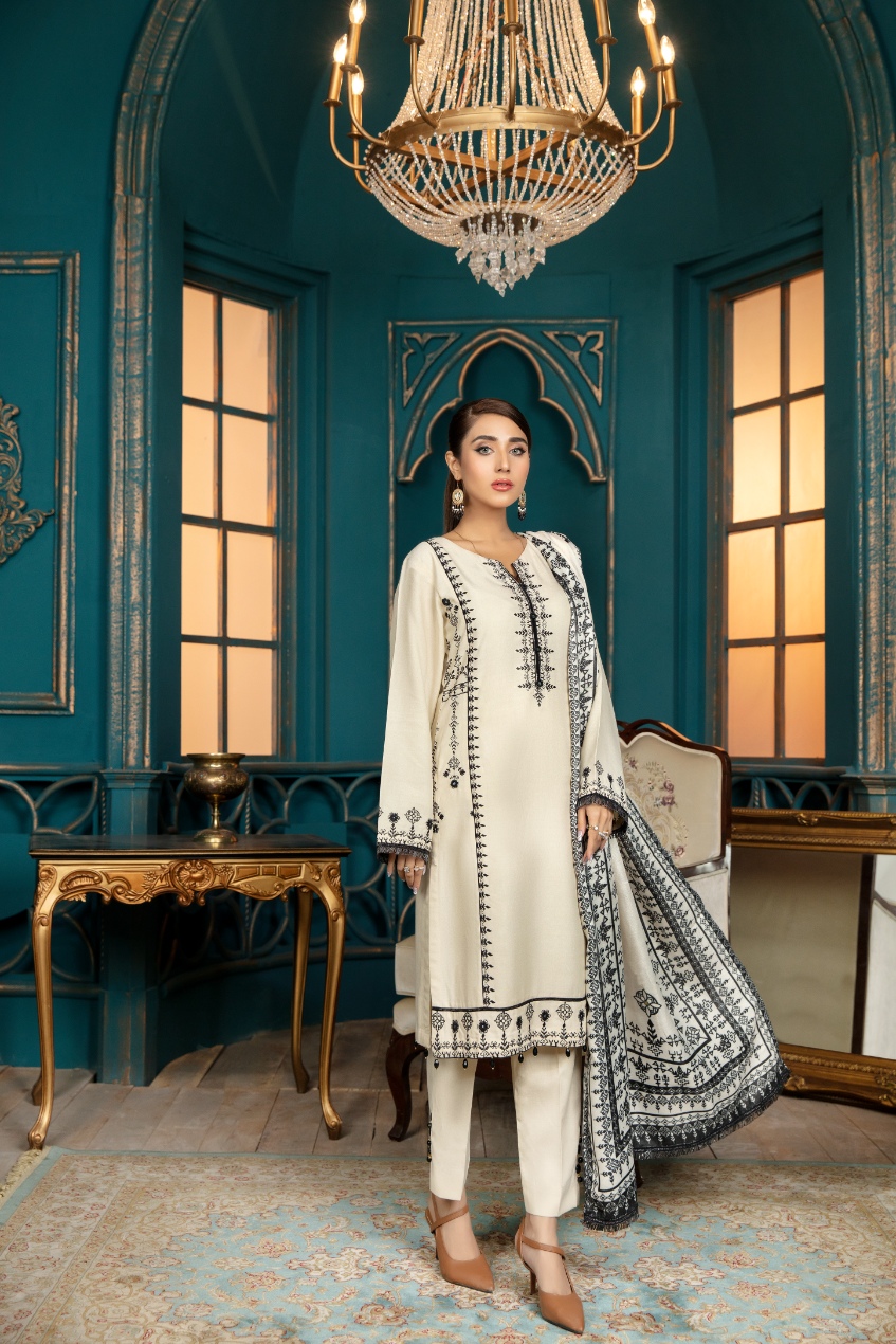 Embroidered Dhanak Pret | Dollat Combinations Official